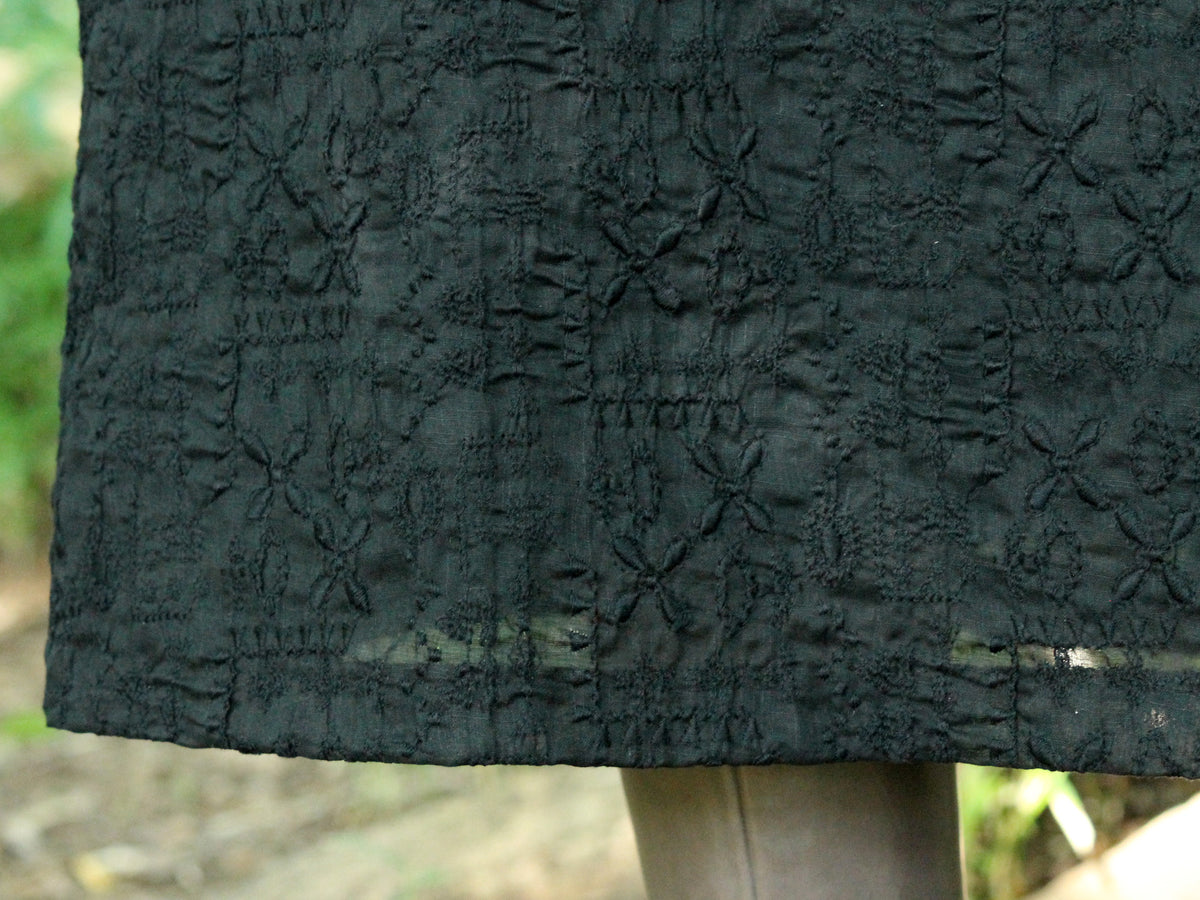 黒い刺繍生地 – millonmillon