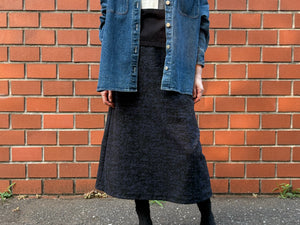 台形: knit jacquard navy x black