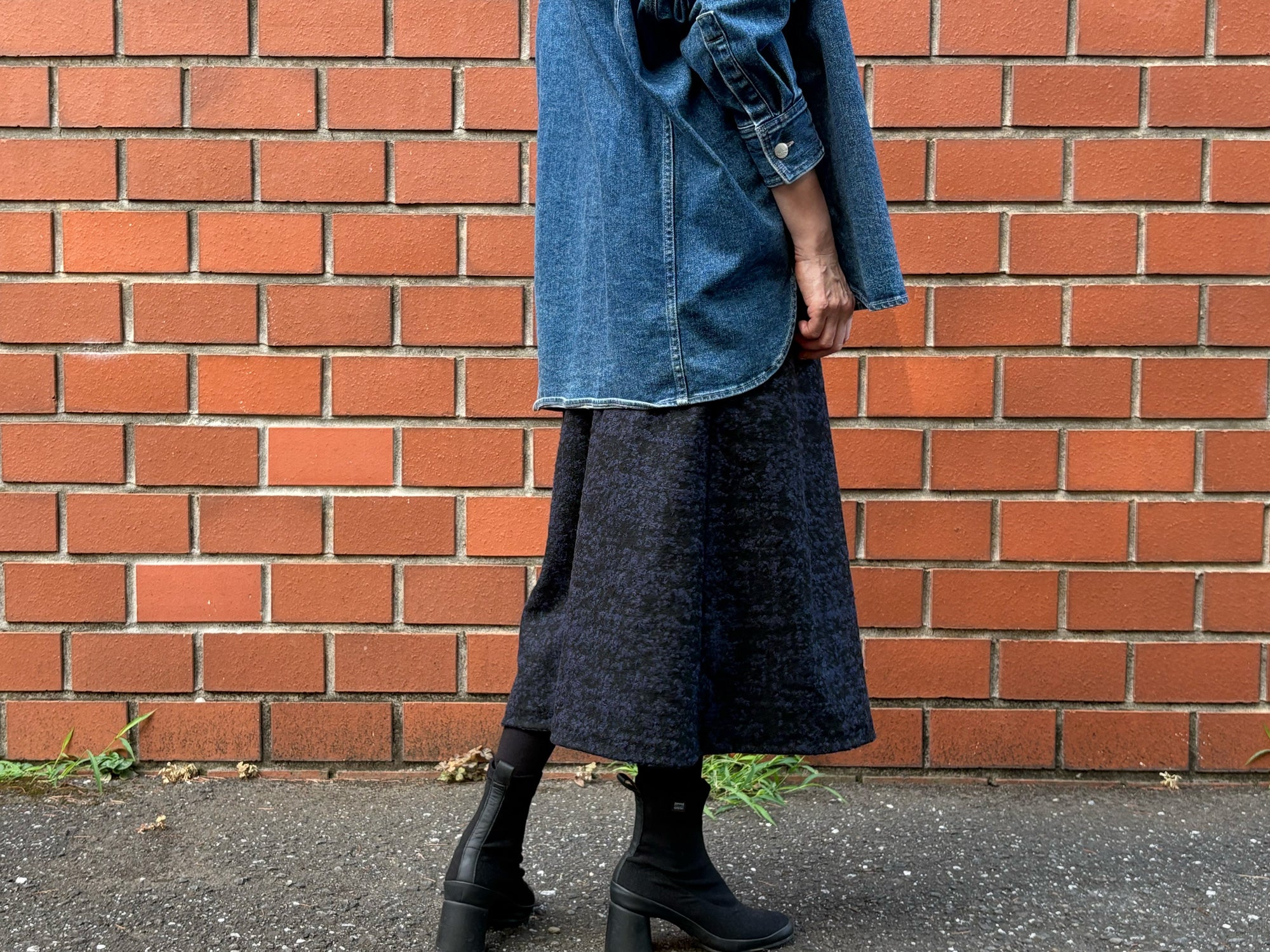 台形: knit jacquard navy x black