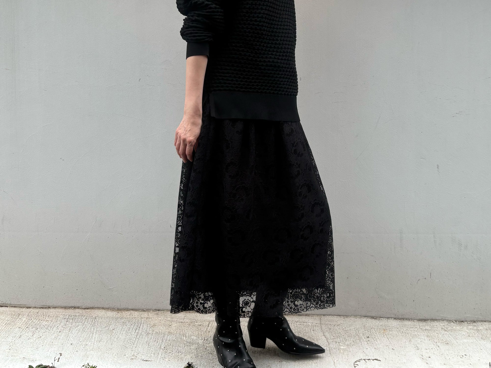 millon: black floral lace