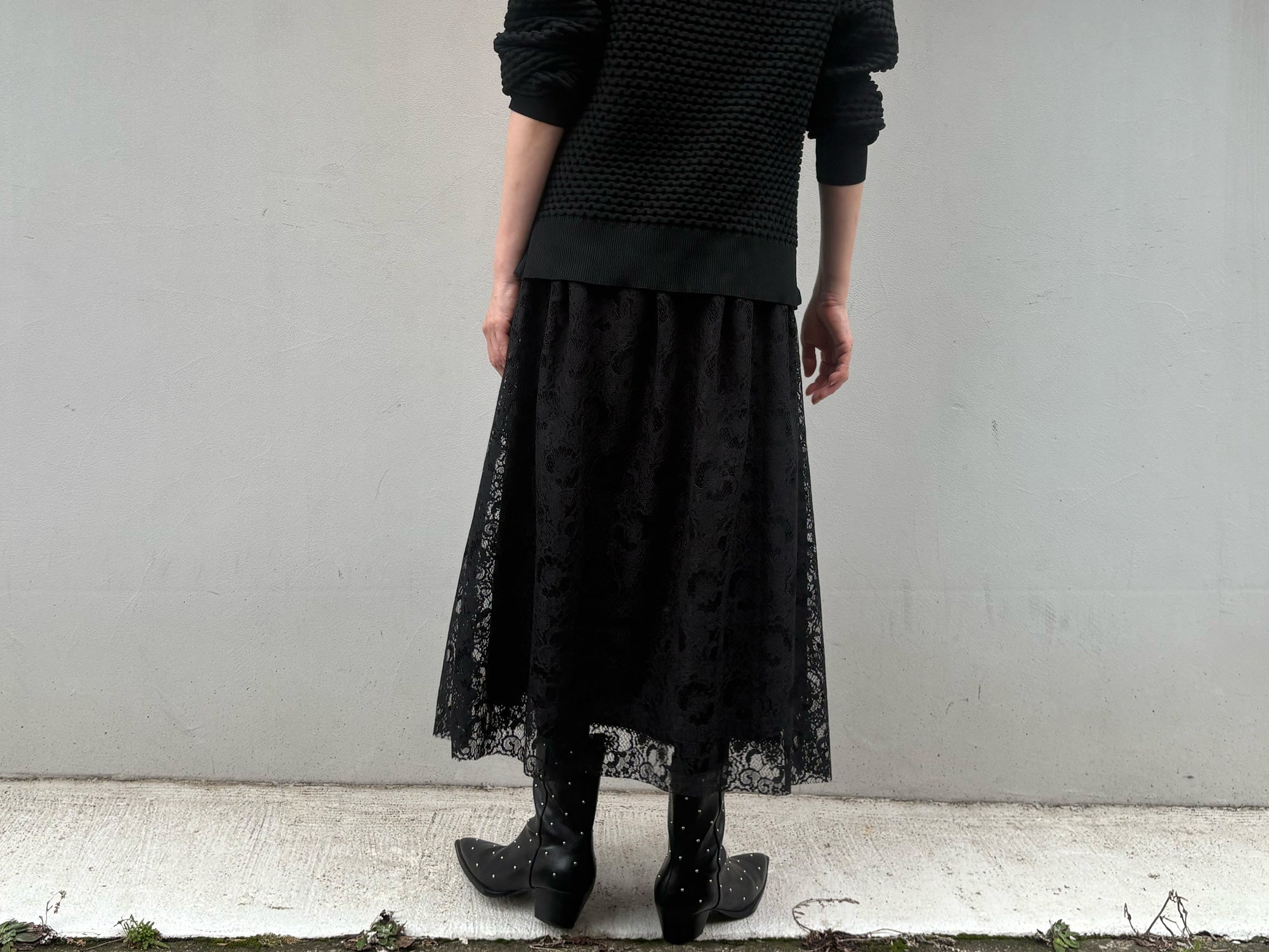 millon: black floral lace