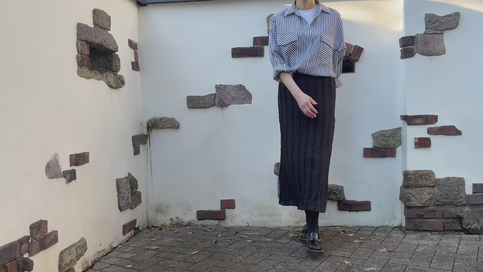 A-Line: vertical lace black