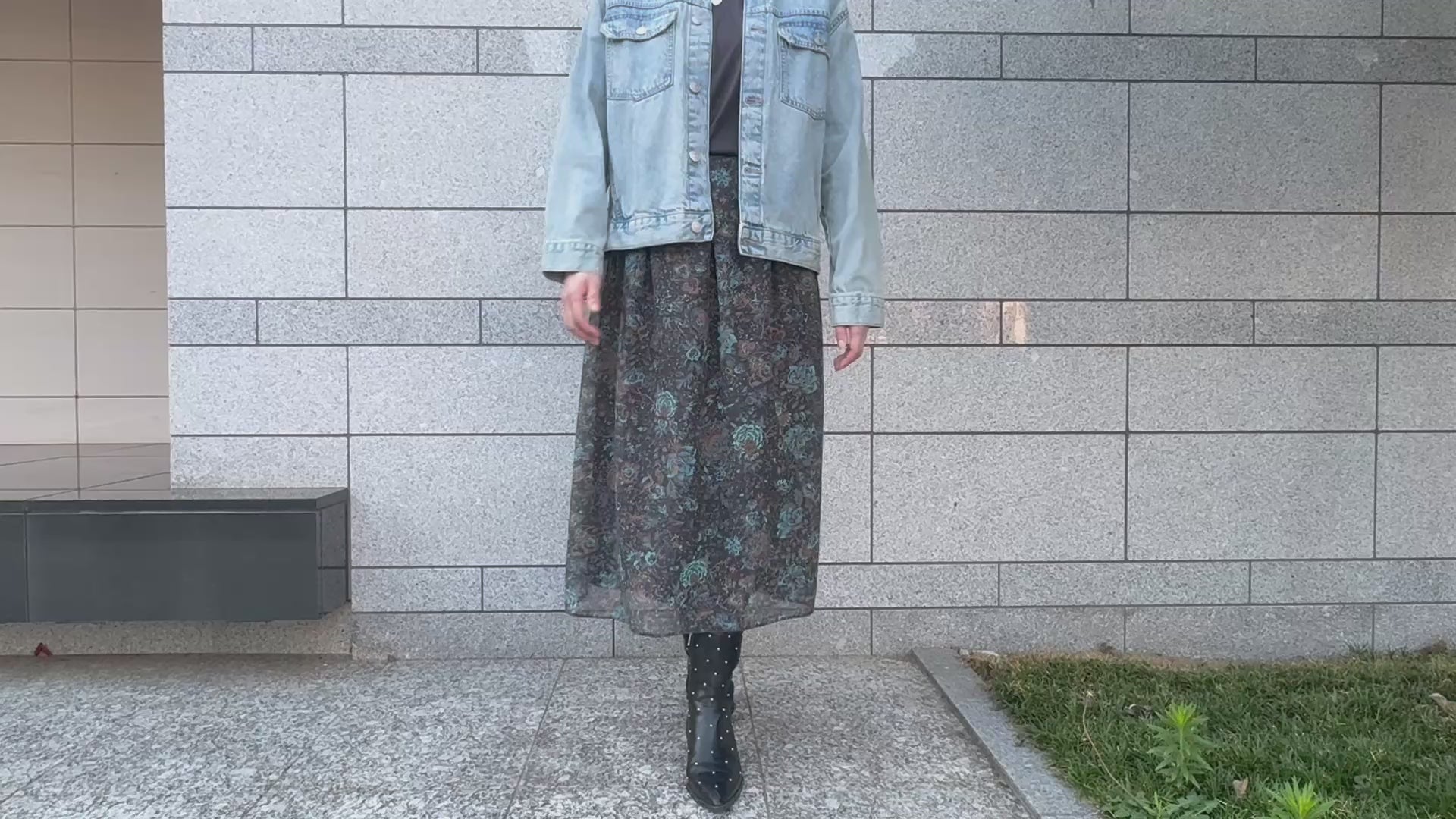millon: turquoise flower