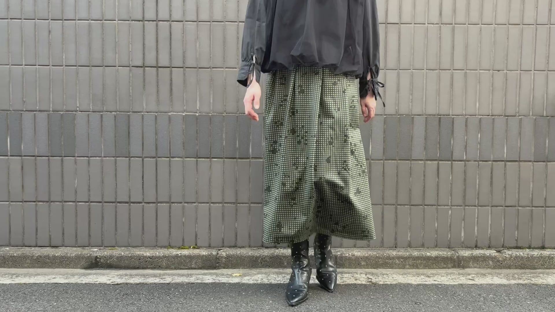 millon: khaki grid